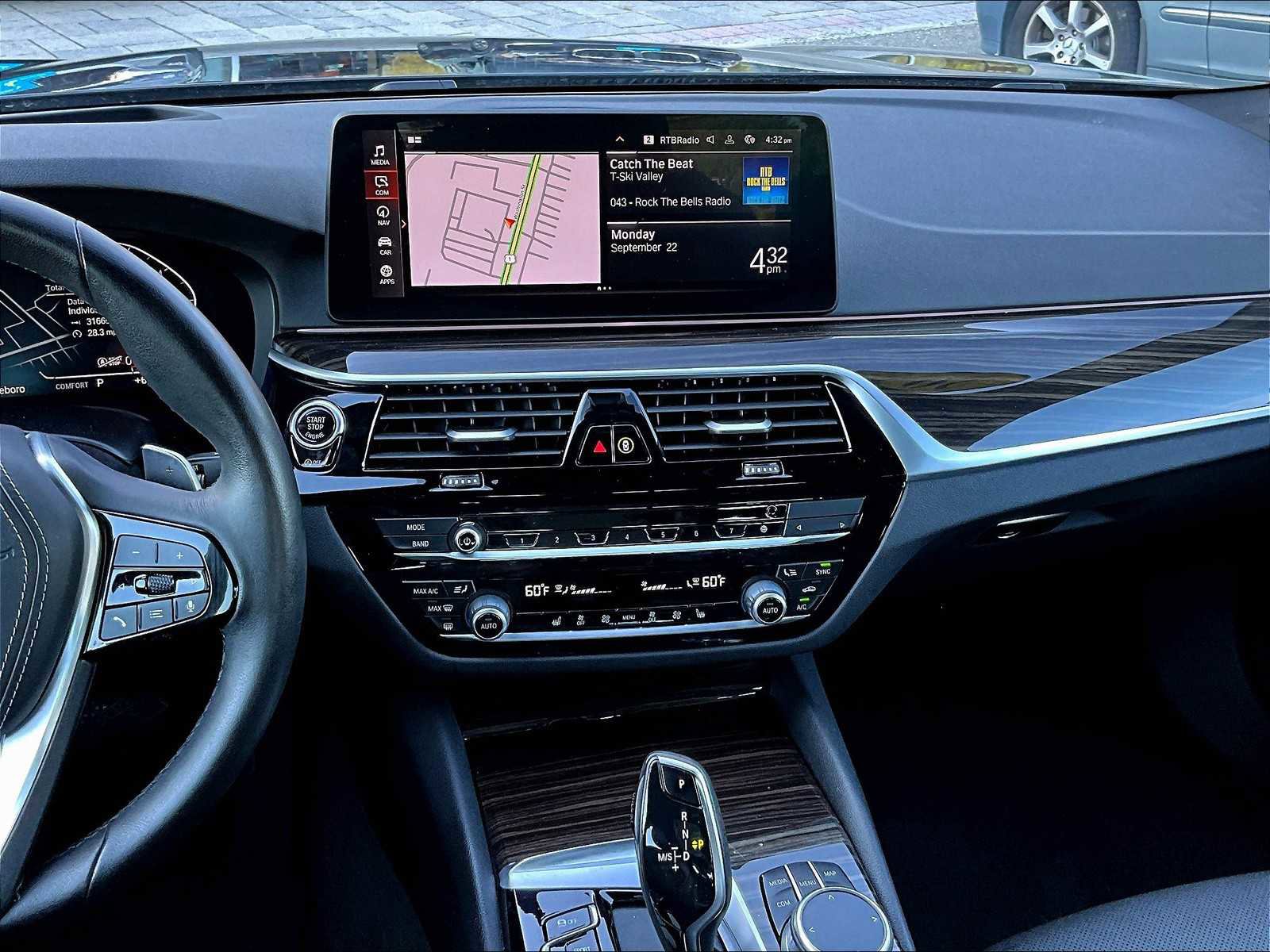 Used 2023 BMW 530i xDrive w/ Premium Package image 18