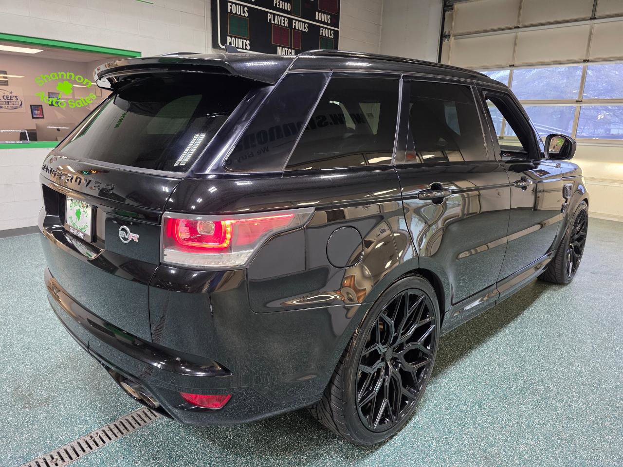 Used 2016 Land Rover Range Rover Sport SVR AWD/4WD image 6
