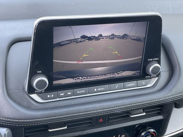 Used 2025 Nissan Rogue SV FWD image 17