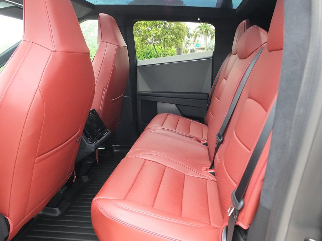 Used 2025 Tesla Cybertruck AWD Crew Cab image 19
