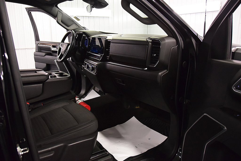 Used 2025 Chevrolet Silverado 2500 LT w/ Convenience Package image 23