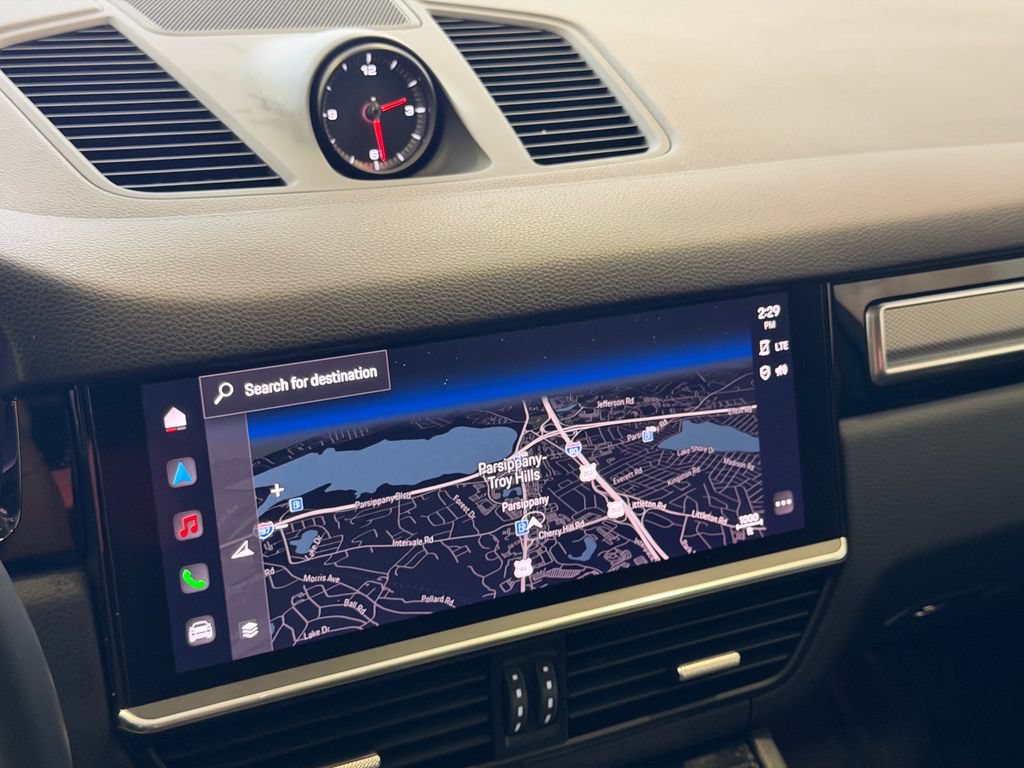 Certified 2022 Porsche Cayenne Platinum Edition AWD/4WD image 23
