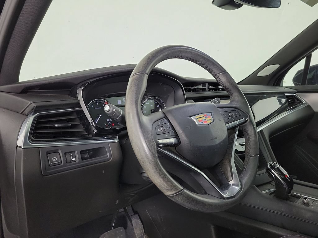 Used 2024 Cadillac XT6 Premium Luxury w/ LPO, Floor Liner Package AWD/4WD image 21