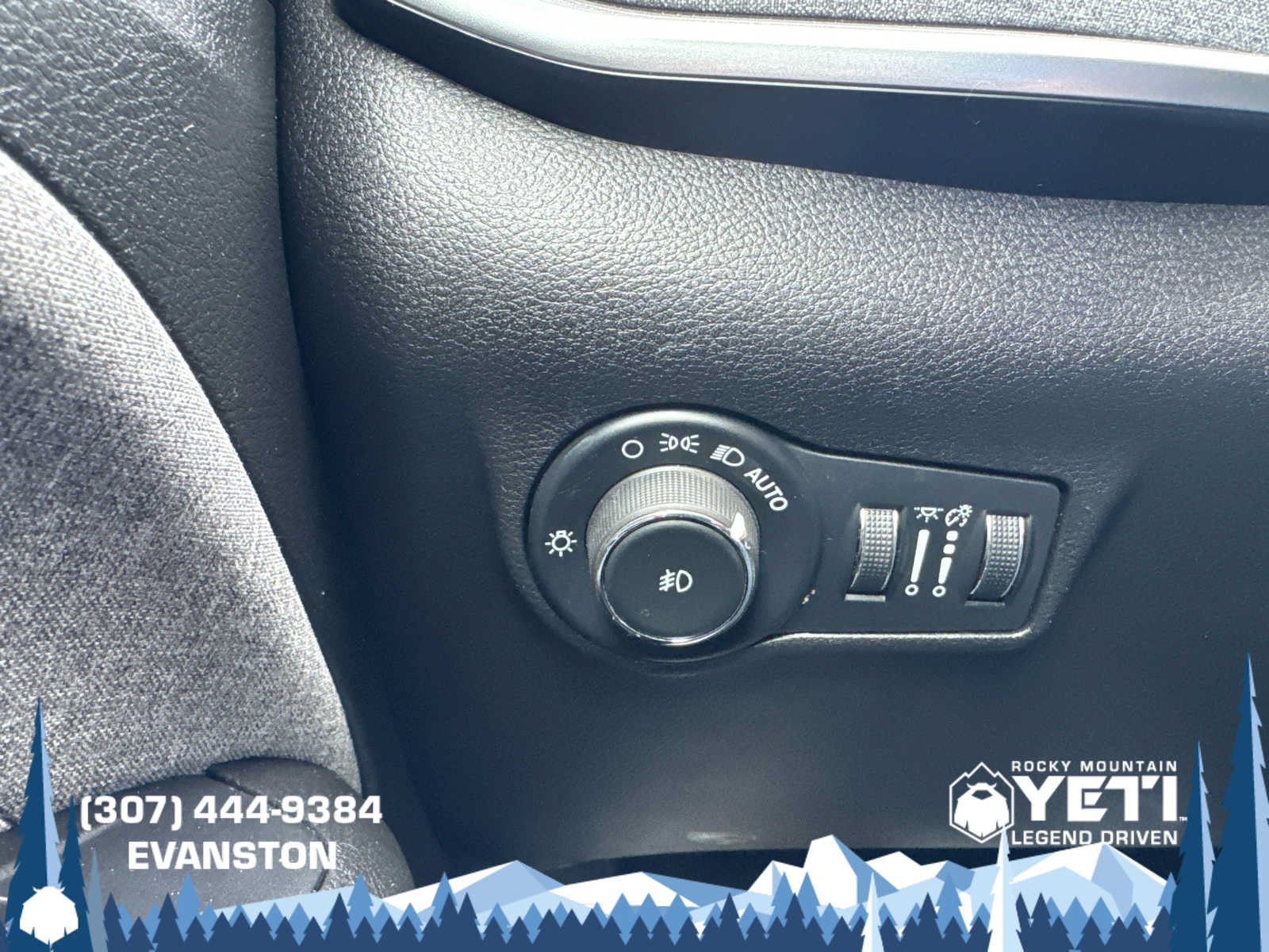 Used 2024 Jeep Compass Latitude AWD/4WD image 24