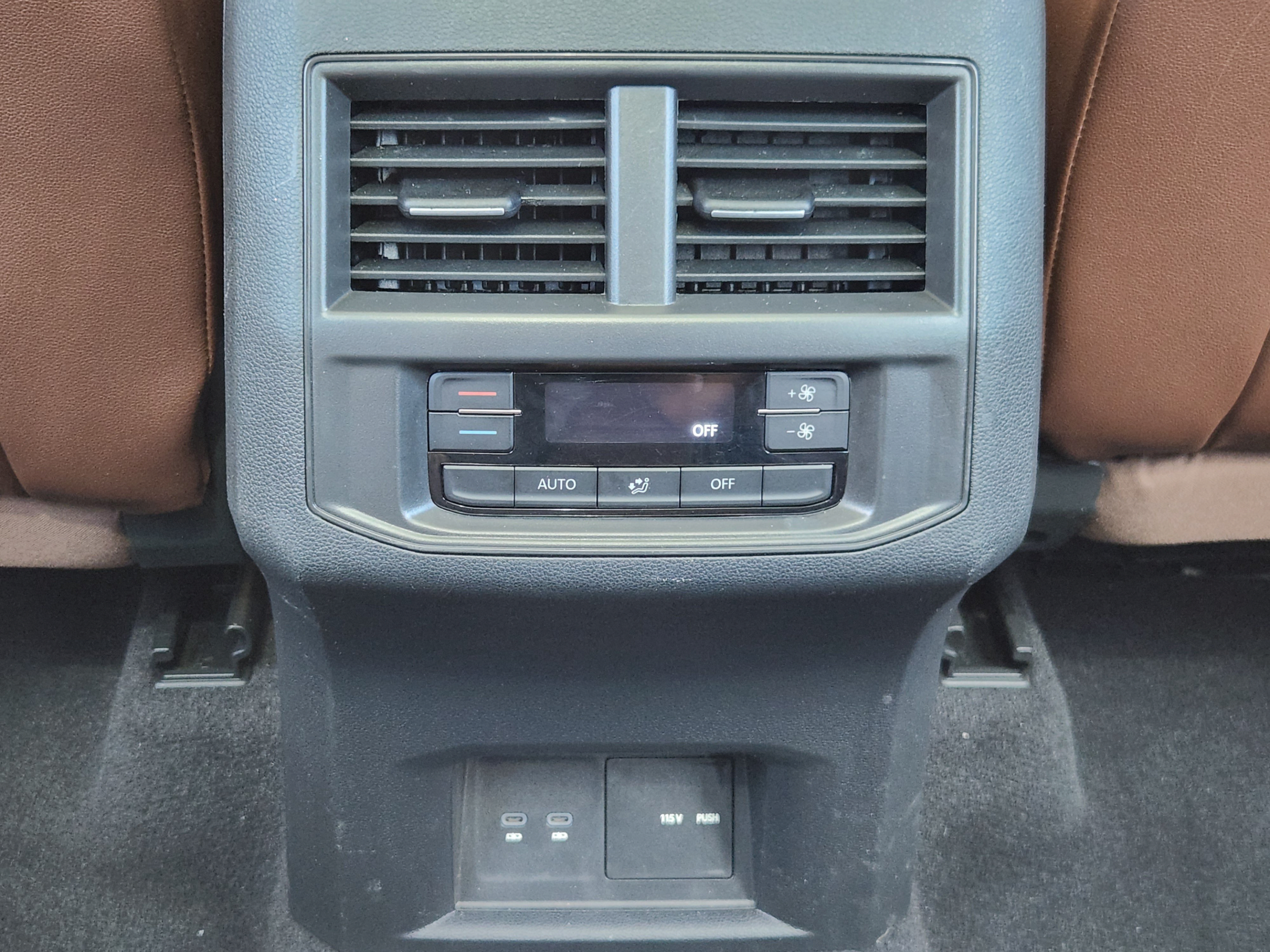 Used 2022 Volkswagen Atlas SE w/ Panoramic Sunroof Package FWD image 28