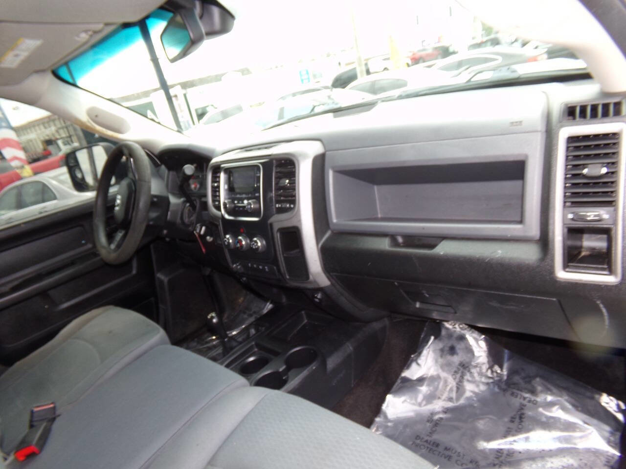 Used 2017 RAM 2500 Tradesman w/ Chrome Appearance Group image 27