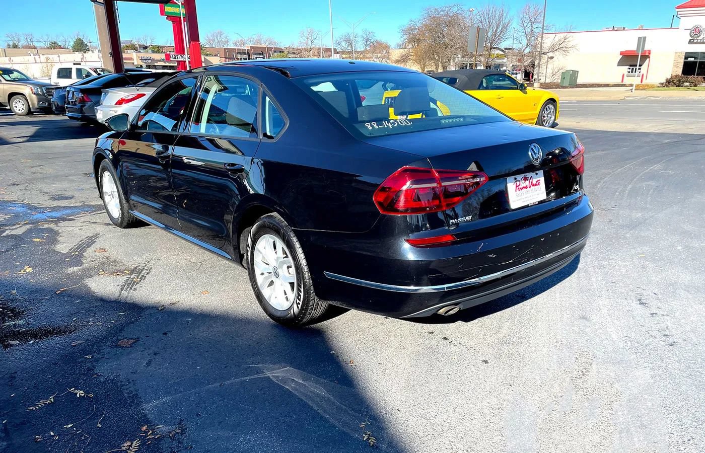 Used 2018 Volkswagen Passat 2.0T S FWD image 3