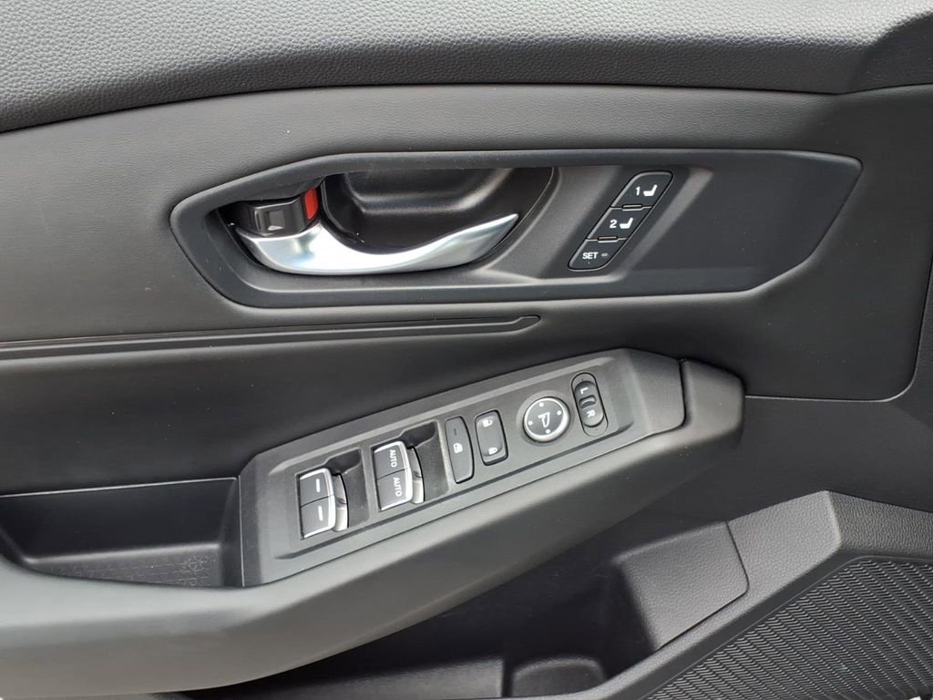 Used 2023 Honda Accord EX-L image 13