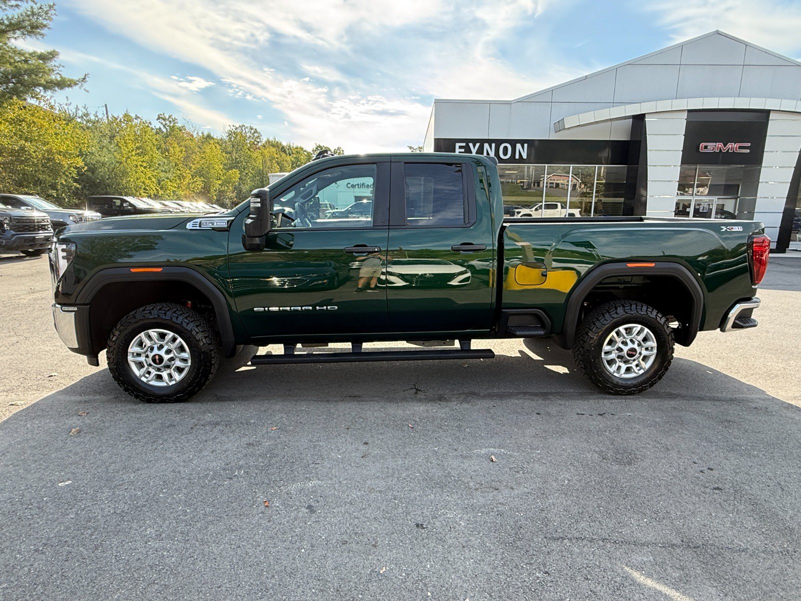 Used 2025 GMC Sierra 2500 Pro w/ Convenience Package AWD/4WD image 2