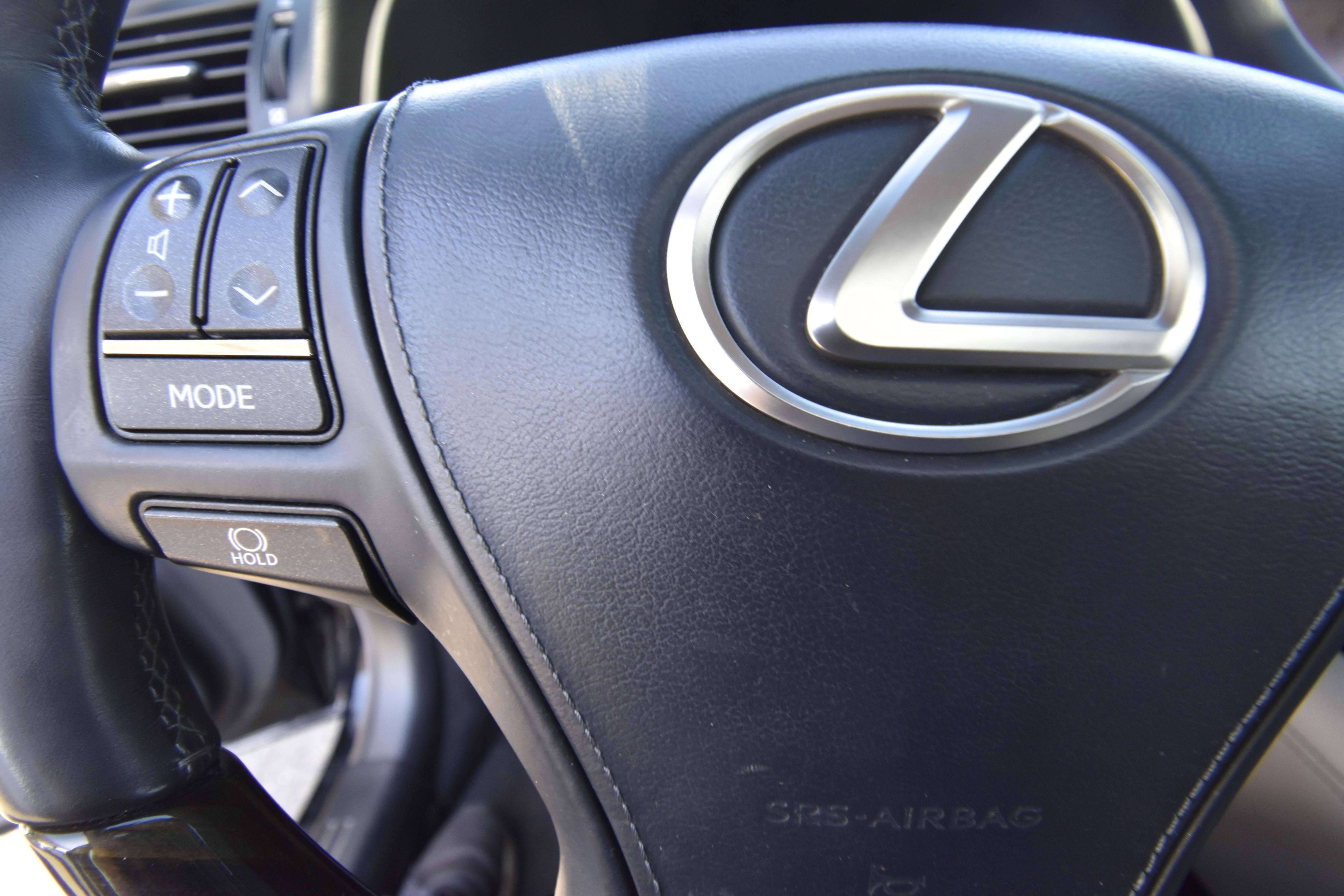 Used 2013 Lexus LS 460 w/ Comfort Pkg image 16