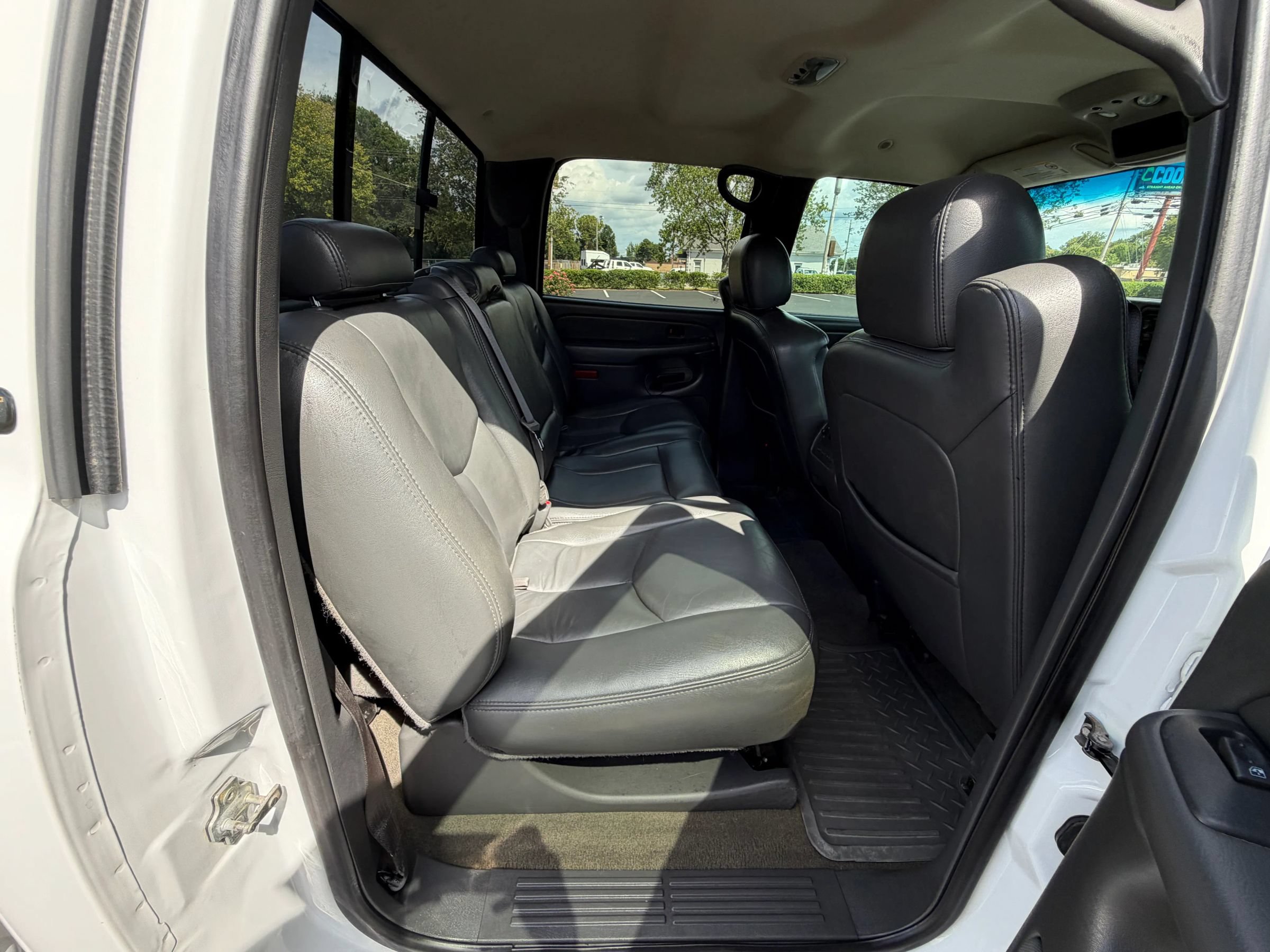 Used 2006 Chevrolet Silverado 3500 2WD Crew Cab image 19