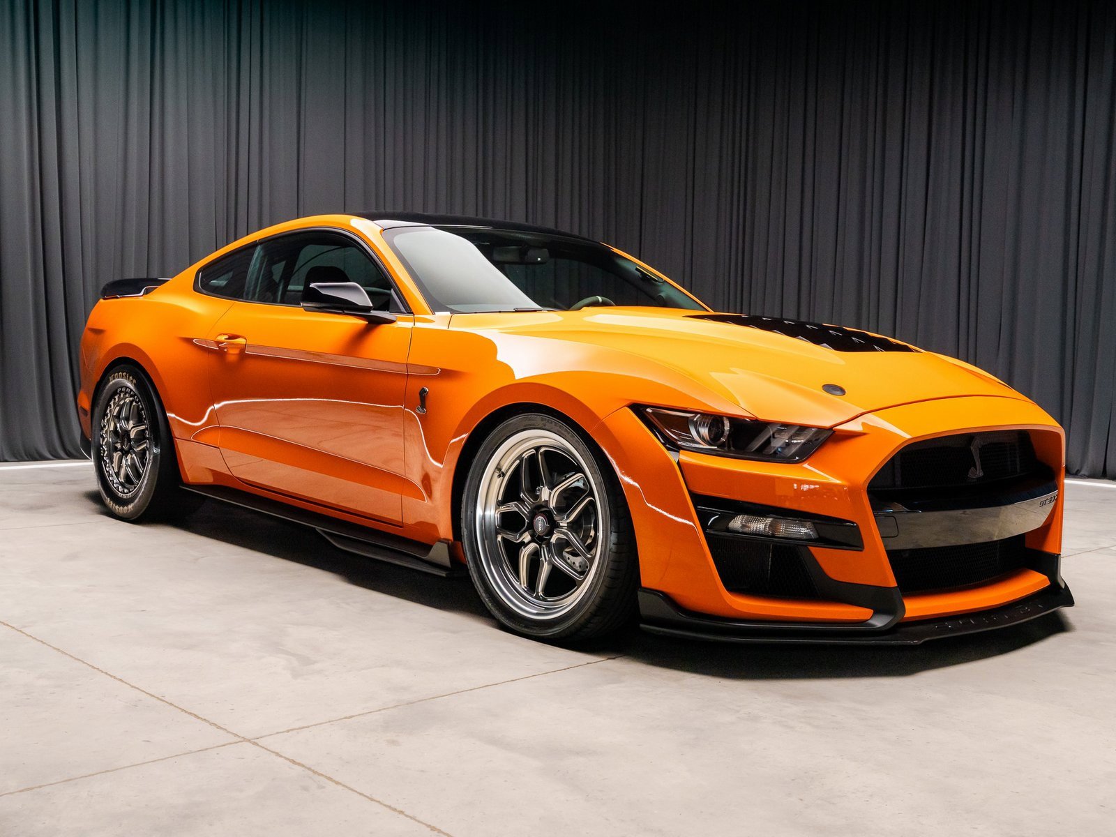 Used 2021 Ford Mustang Shelby GT500 w/ Technology Package image 16