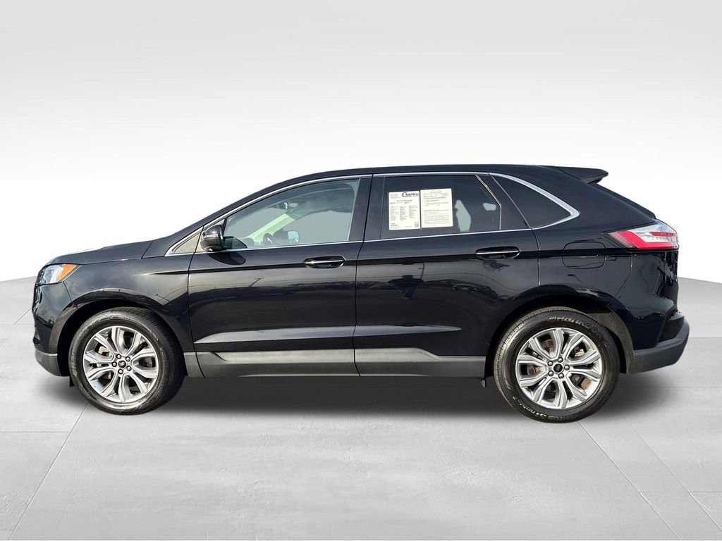 Used 2024 Ford Edge Titanium AWD/4WD image 2