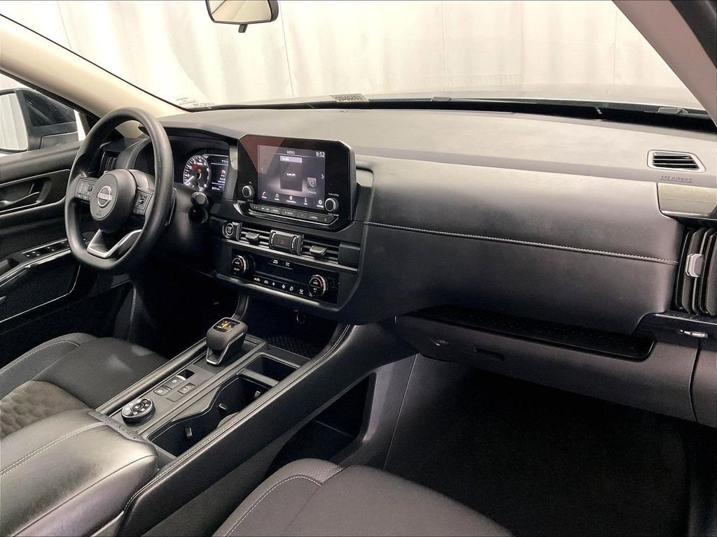 Used 2024 Nissan Pathfinder S AWD/4WD image 14