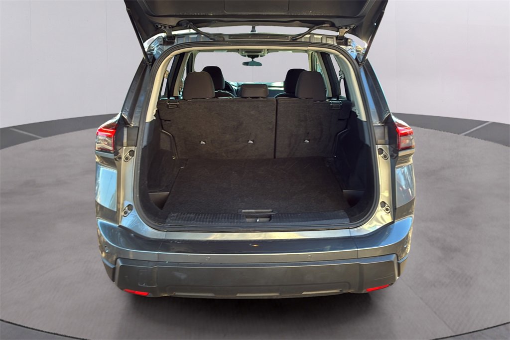 Used 2024 Nissan Rogue S image 29
