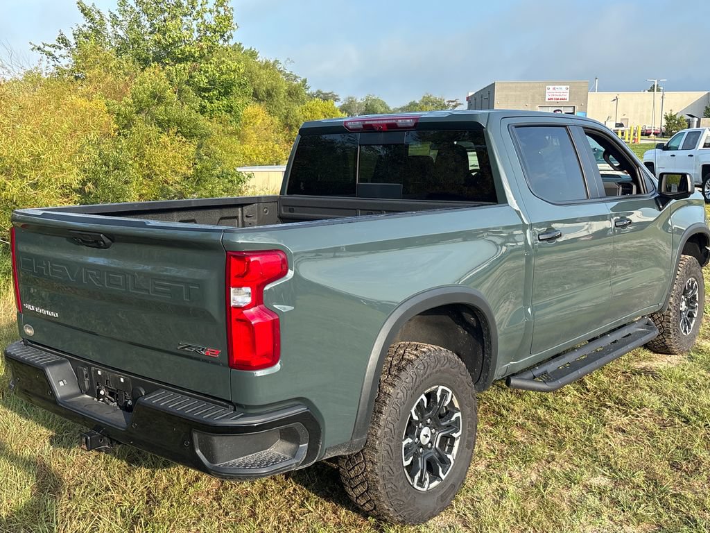 Used 2025 Chevrolet Silverado 1500 ZR2 w/ Technology Package AWD/4WD image 3