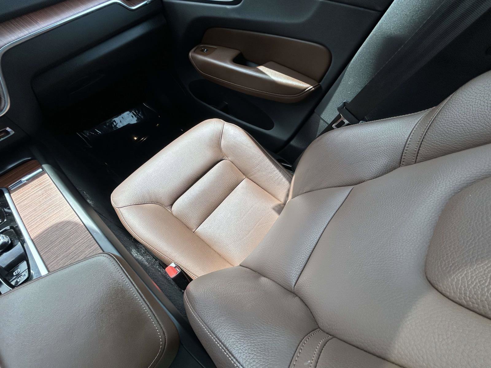 Certified 2024 Volvo XC60 B5 Plus image 15