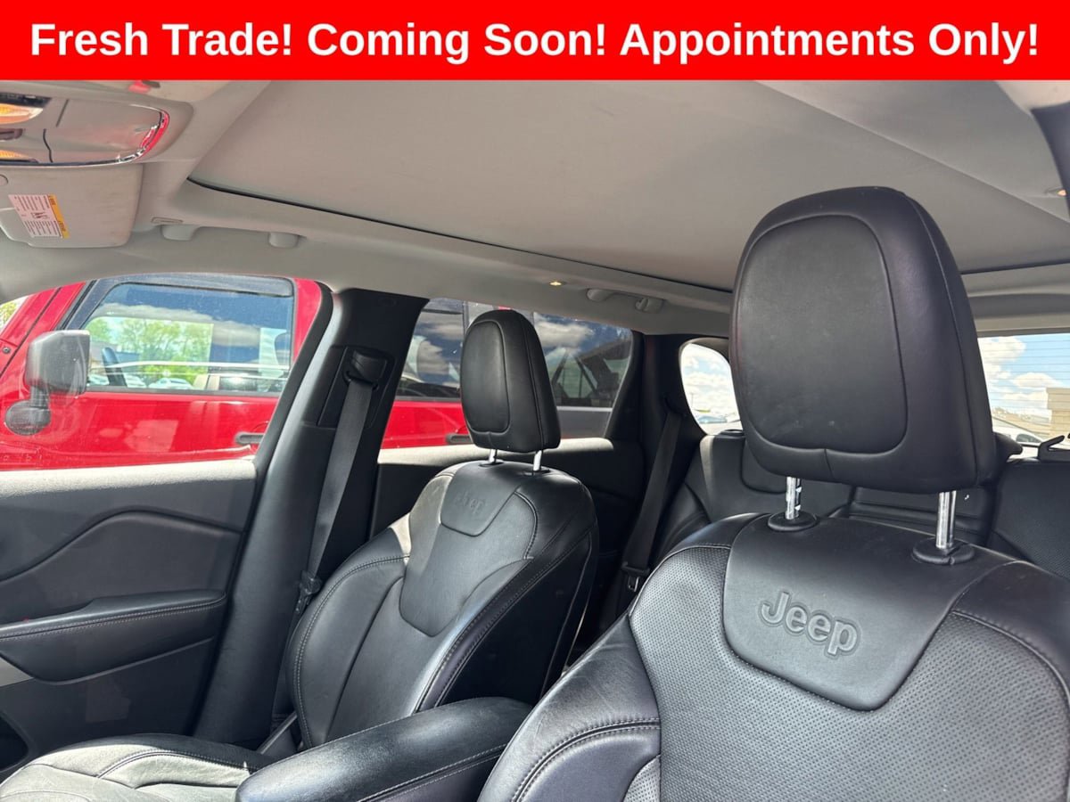 Used 2019 Jeep Cherokee Limited AWD/4WD image 4