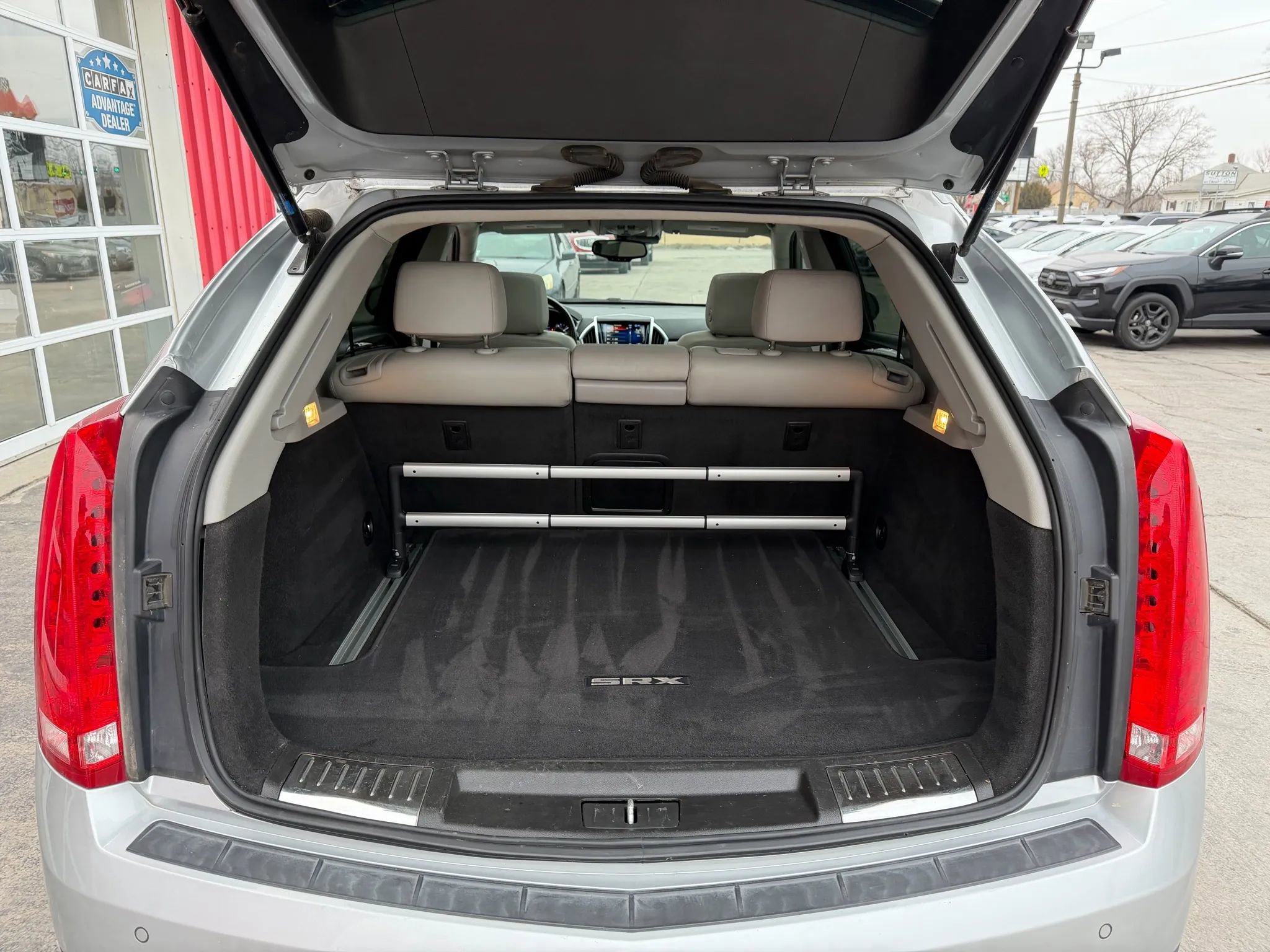 Used 2013 Cadillac SRX Luxury w/ Driver Awareness Package FWD image 8