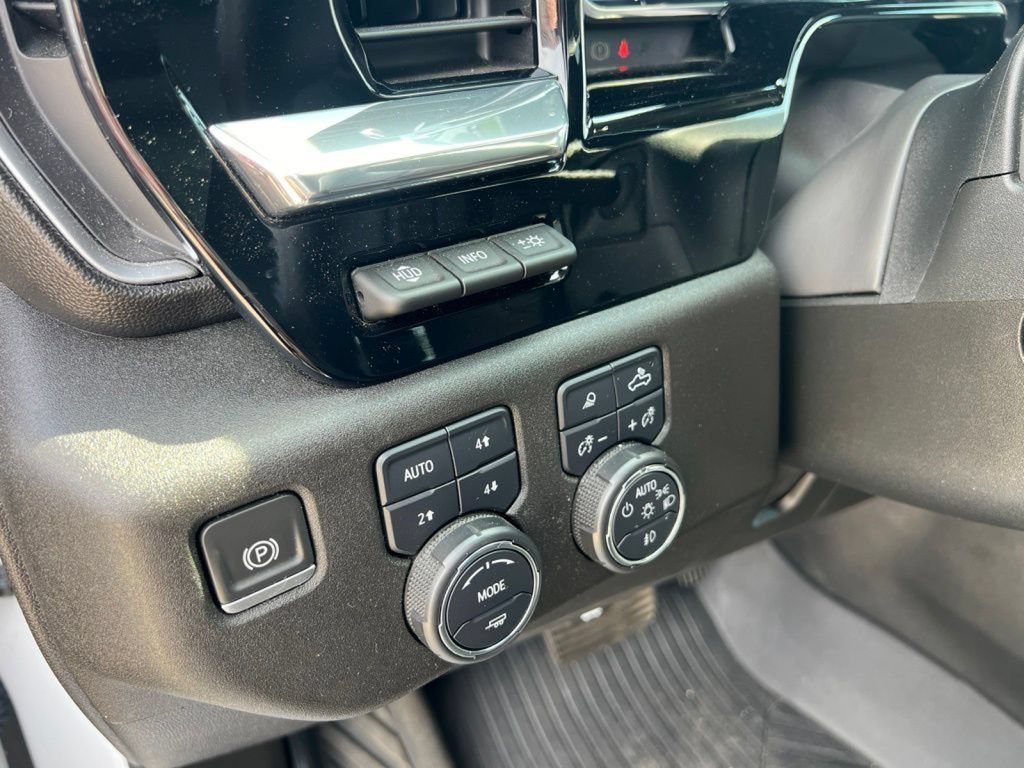 Used 2023 Chevrolet Silverado 1500 LTZ w/ Technology Package AWD/4WD image 27