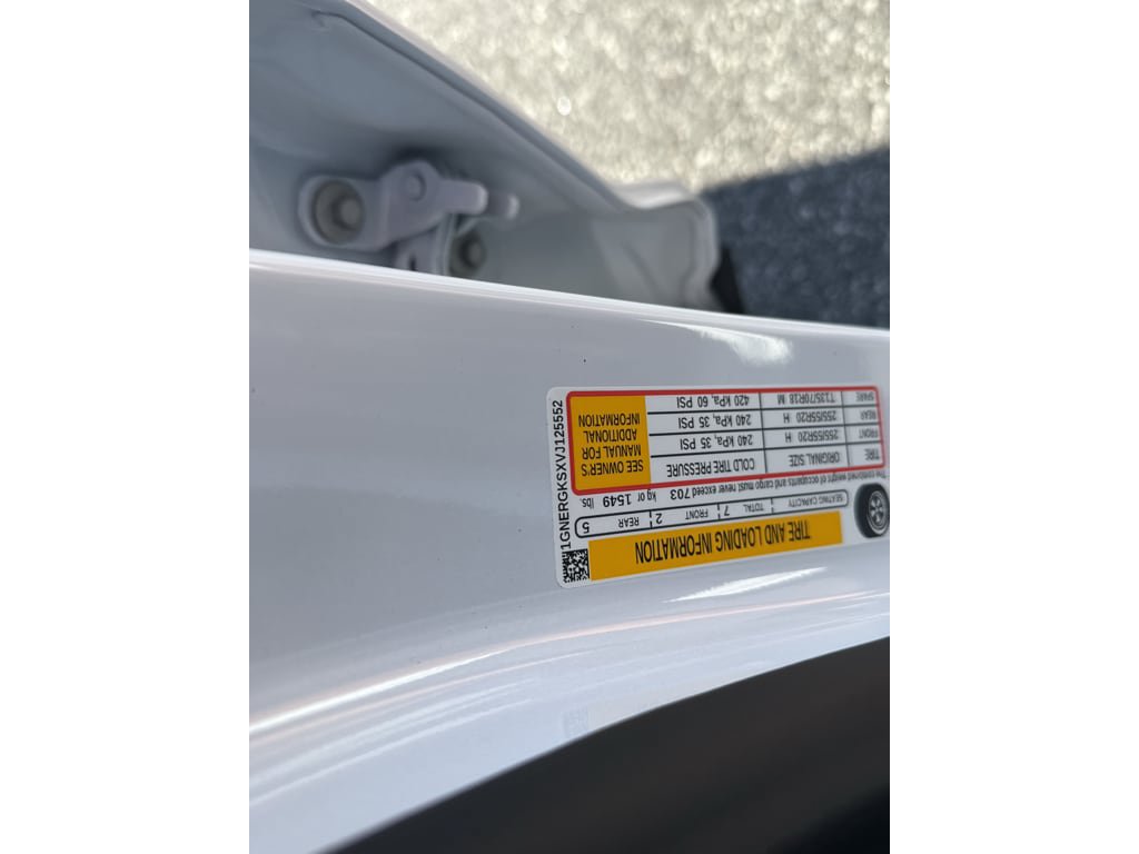 New 2027 Chevrolet Traverse LT w/ Sun and Wheel Package FWD image 21