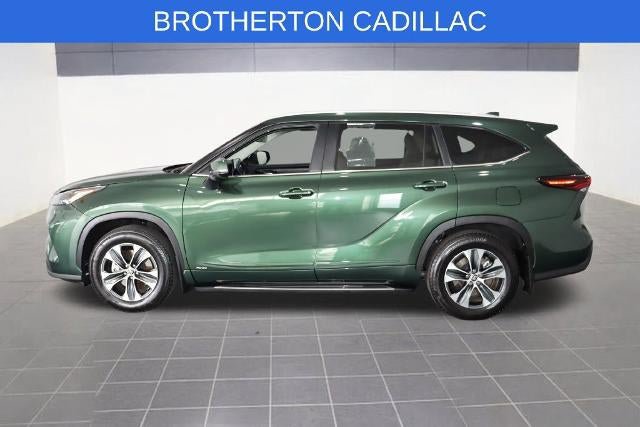 Used 2025 Toyota Highlander XLE AWD/4WD image 2