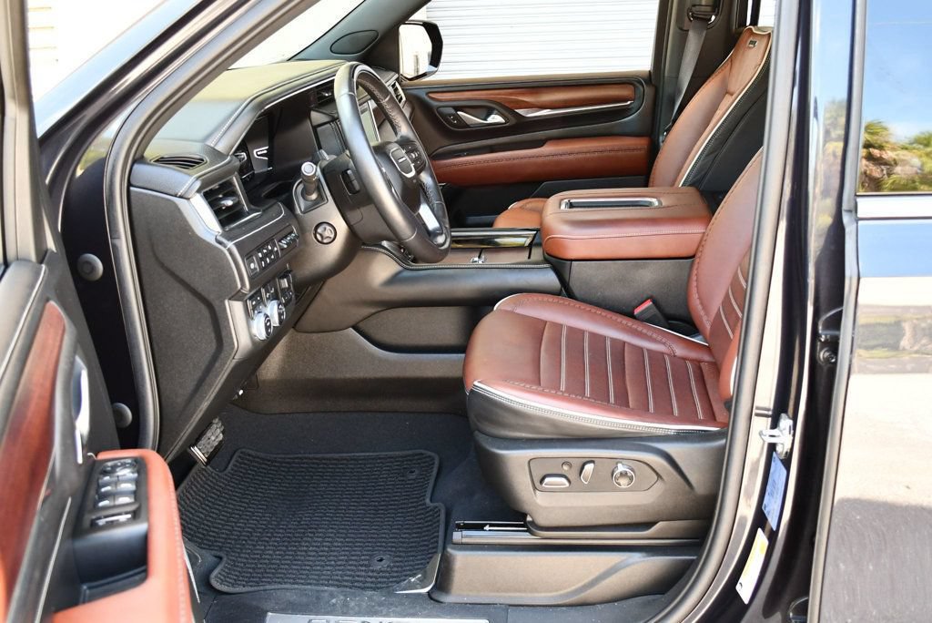 Used 2023 GMC Yukon Denali Ultimate AWD/4WD image 44