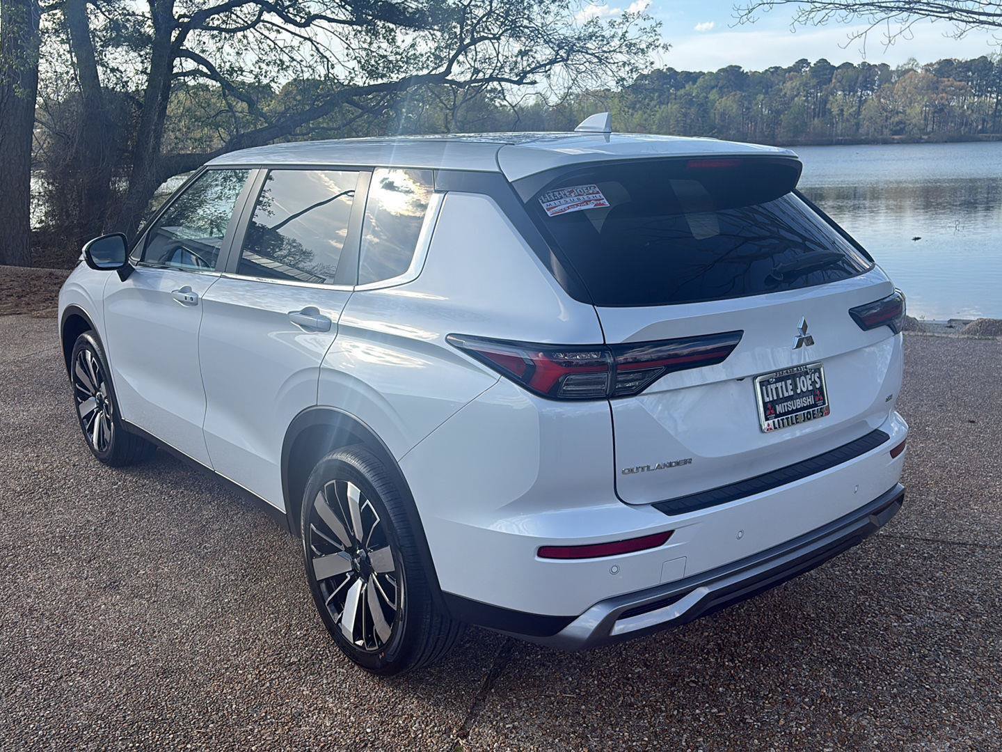 New 2026 Mitsubishi Outlander SE AWD/4WD image 9