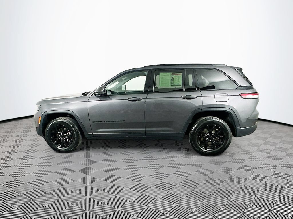 Certified 2024 Jeep Grand Cherokee Altitude AWD/4WD image 7