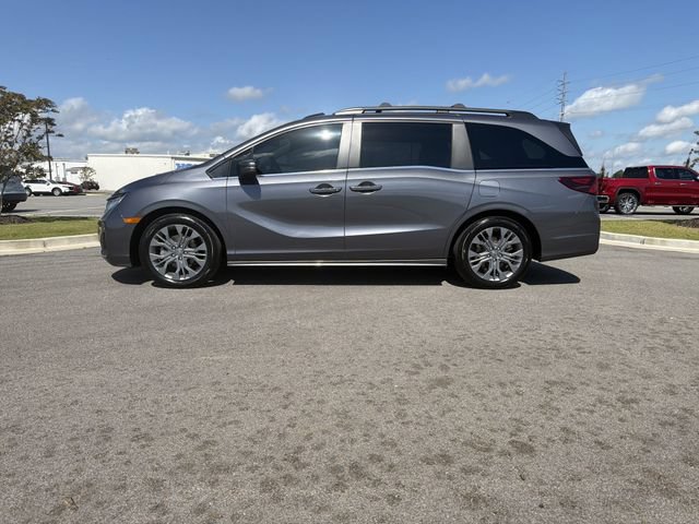 Used 2025 Honda Odyssey Touring image 2
