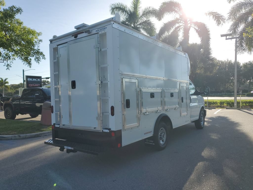 New 2026 GMC Savana 3500 w/ Power Convenience Package RWD image 5