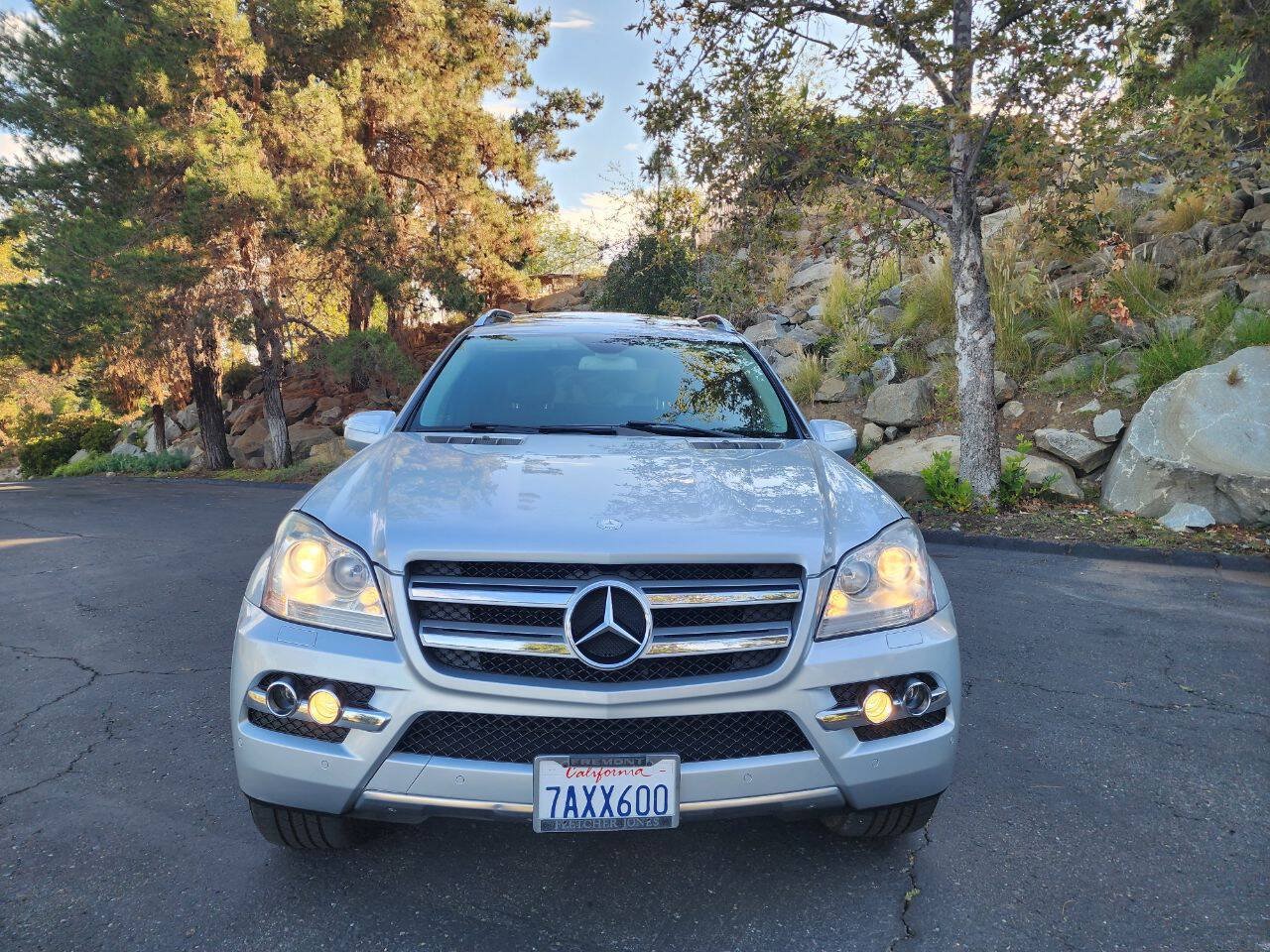 Used 2010 Mercedes-Benz GL 450 4MATIC image 3