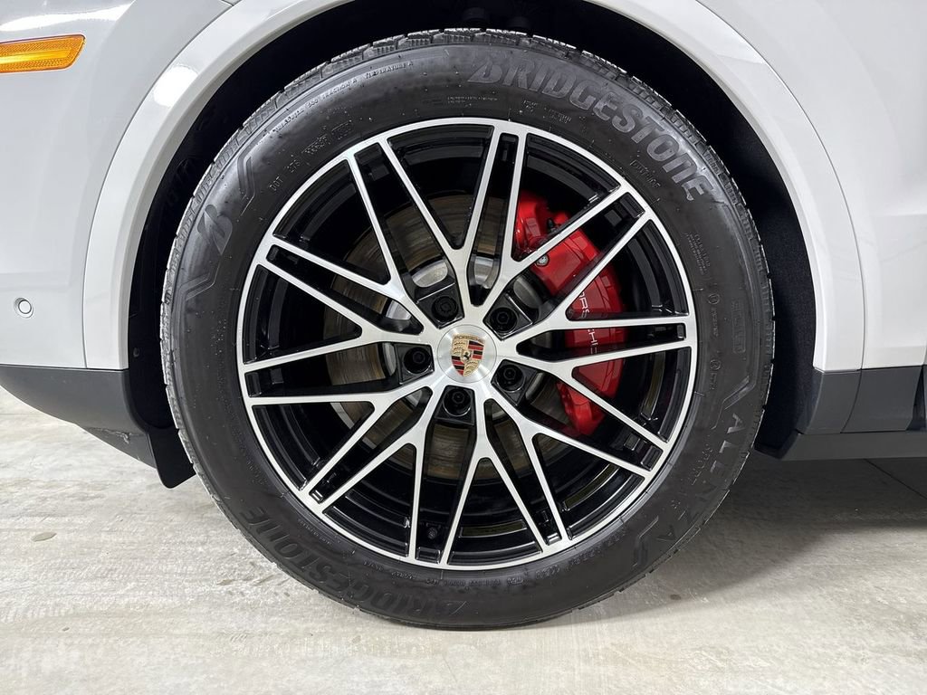 Used 2026 Porsche Cayenne S image 10