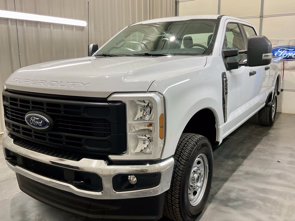 Used 2025 Ford F250 XL w/ FX4 Off-Road Package AWD/4WD image 4