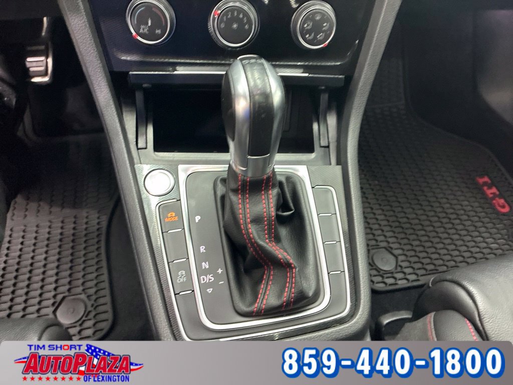 Used 2017 Volkswagen GTI SE FWD image 21