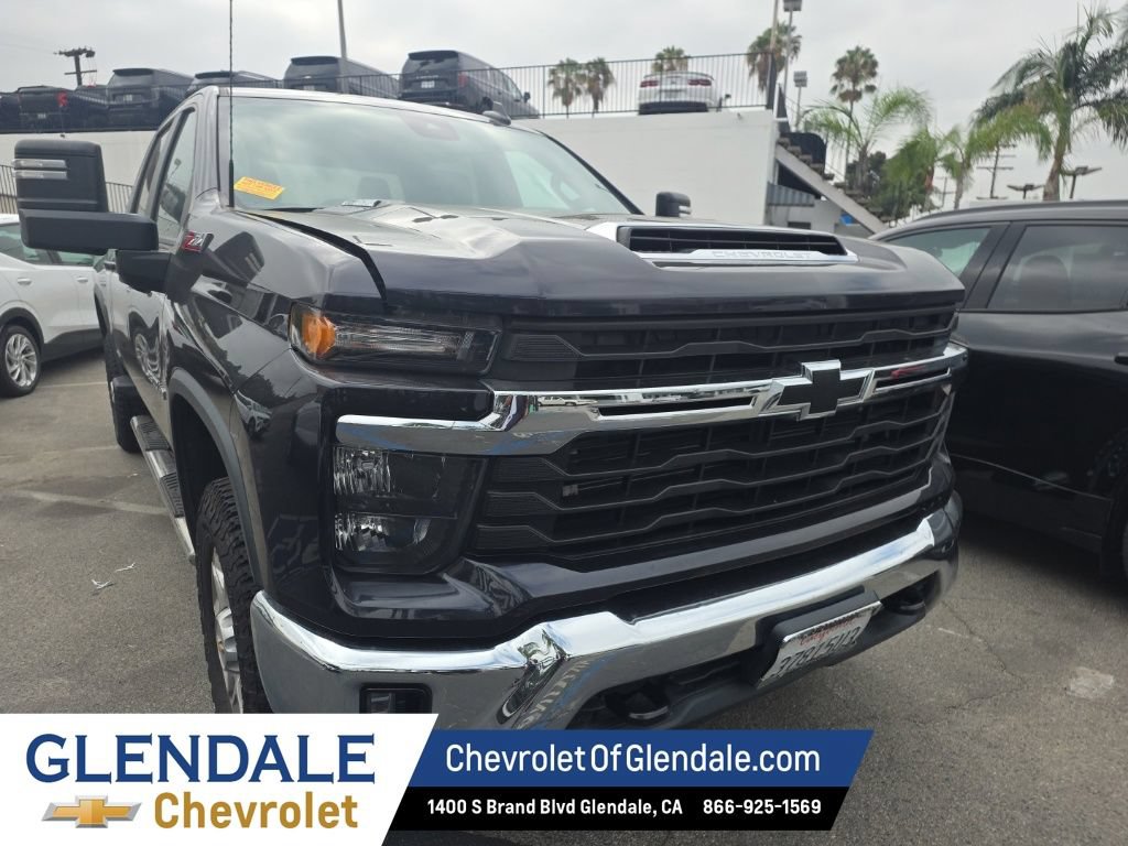 Used 2024 Chevrolet Silverado 2500 LT AWD/4WD image 8