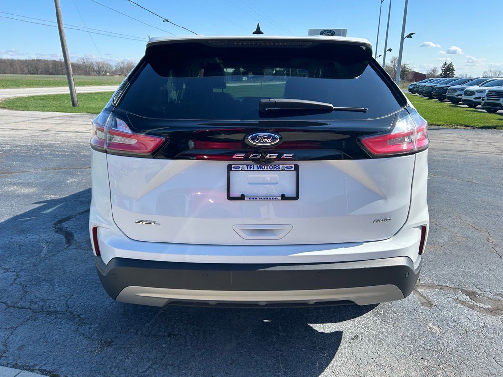 Used 2022 Ford Edge SEL w/ Convenience Package image 6