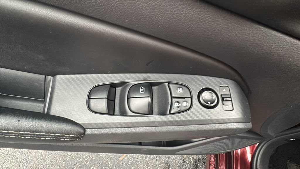 Used 2025 Nissan Altima 2.5 SV FWD image 12