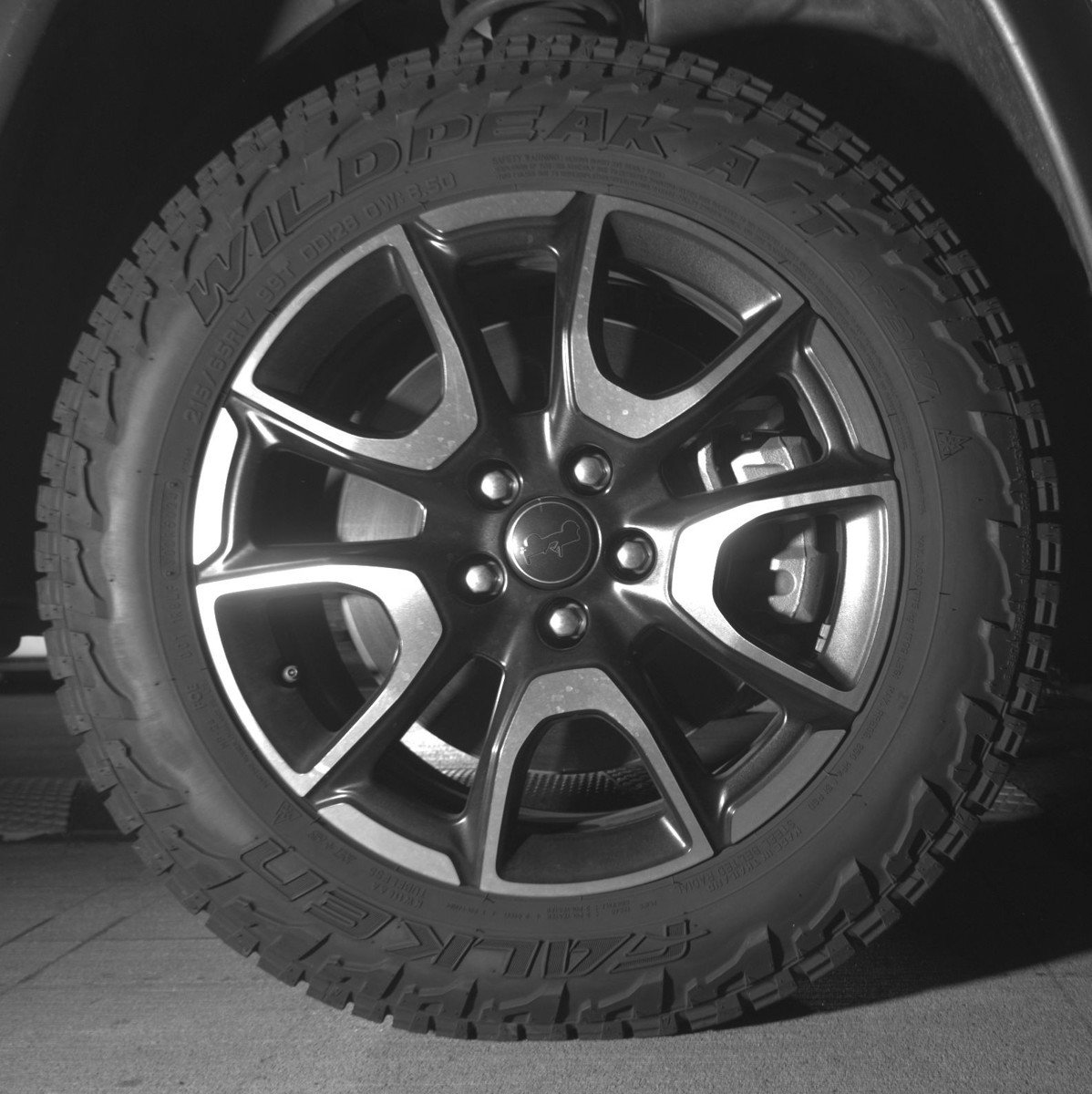 Used 2025 Jeep Compass Trailhawk AWD/4WD image 13
