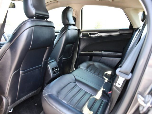 Used 2019 Ford Fusion SE AWD/4WD image 21