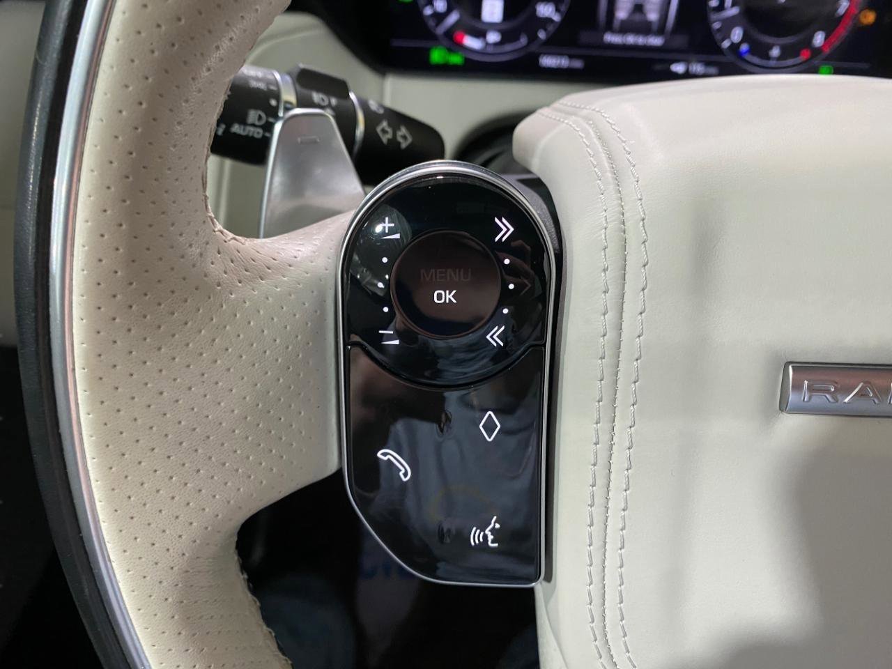 Used 2018 Land Rover Range Rover Velar R-Dynamic SE image 16