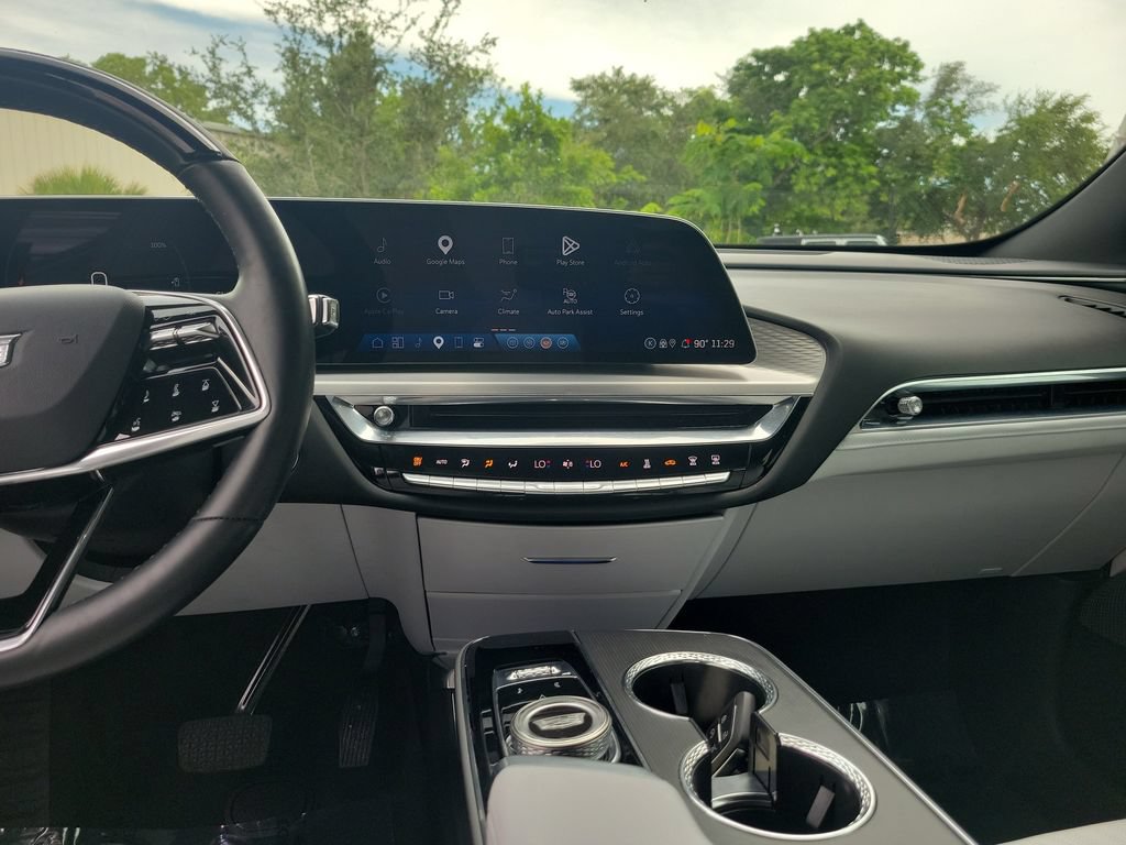 Certified 2024 Cadillac Lyriq Luxury AWD/4WD image 20