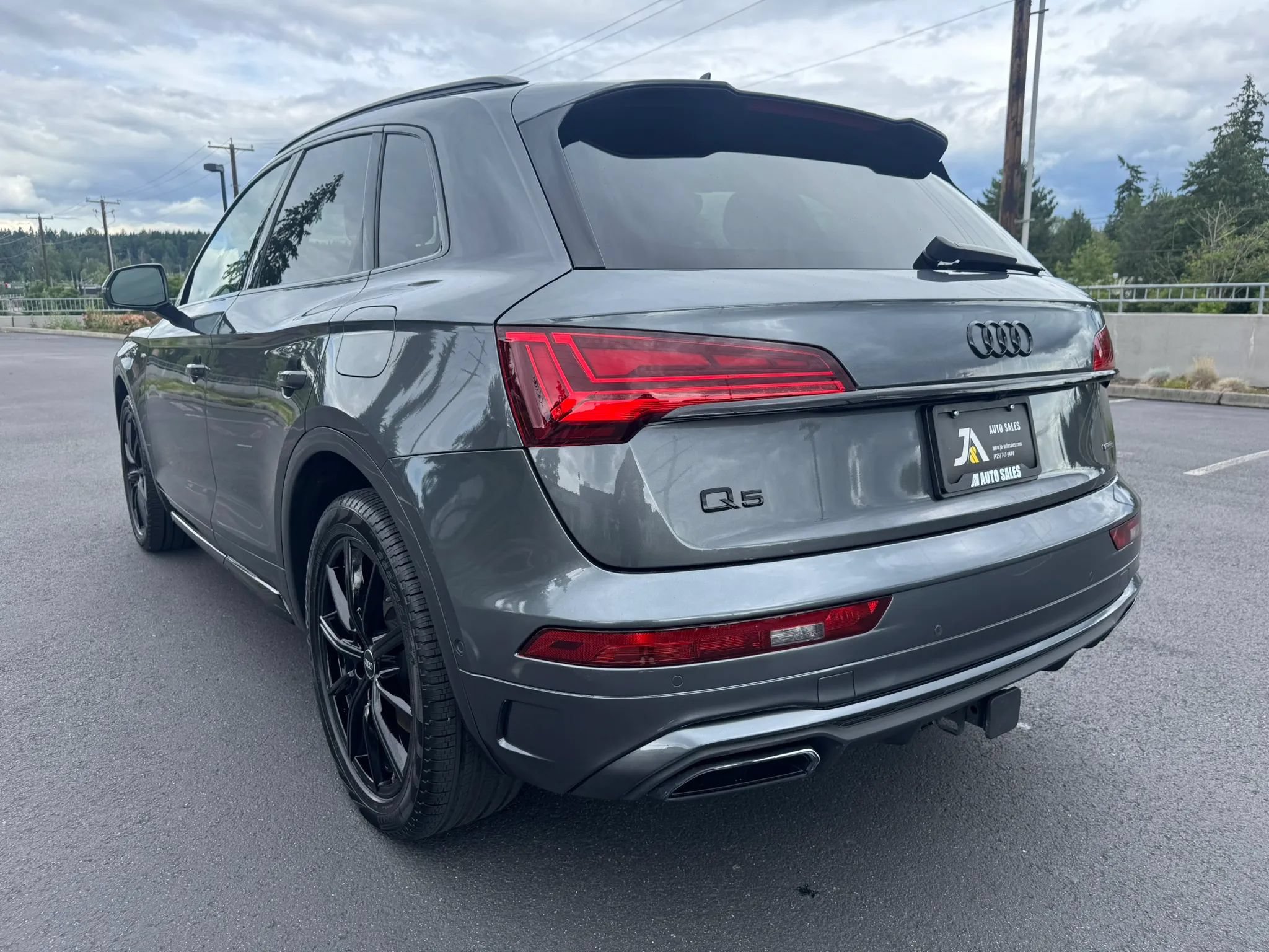 Used 2023 Audi Q5 e Prestige w/ Prestige Package AWD/4WD image 8