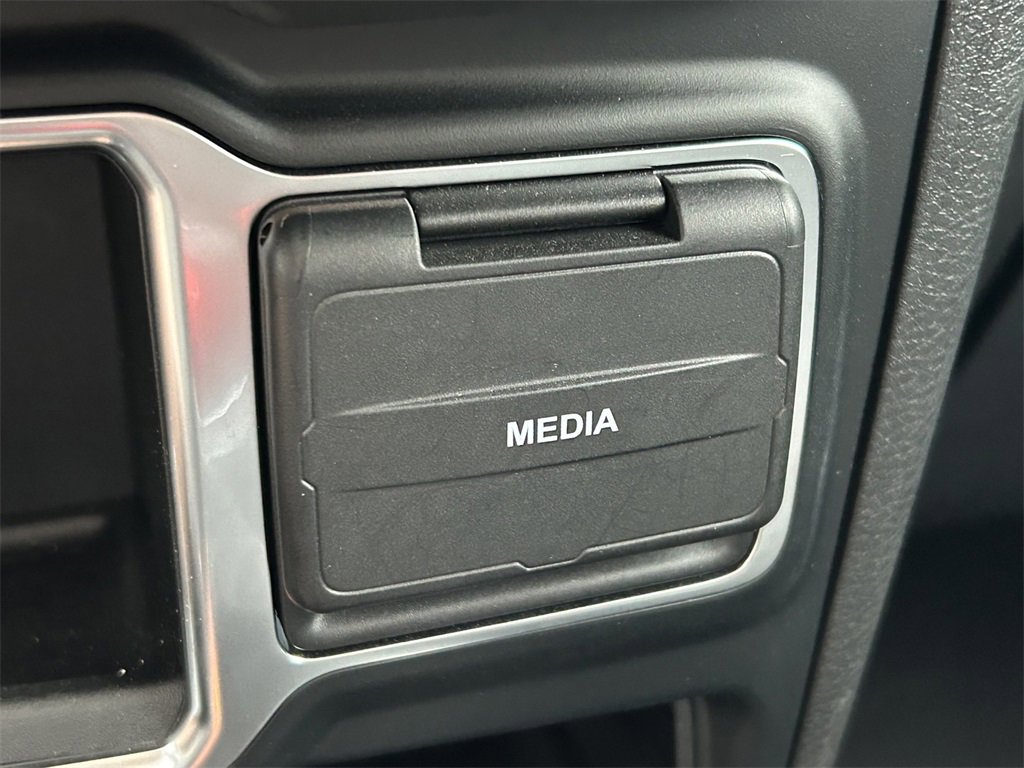 Used 2024 Jeep Wrangler Sport image 28