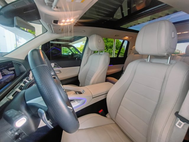 Used 2024 Mercedes-Benz GLS 580 4MATIC image 30