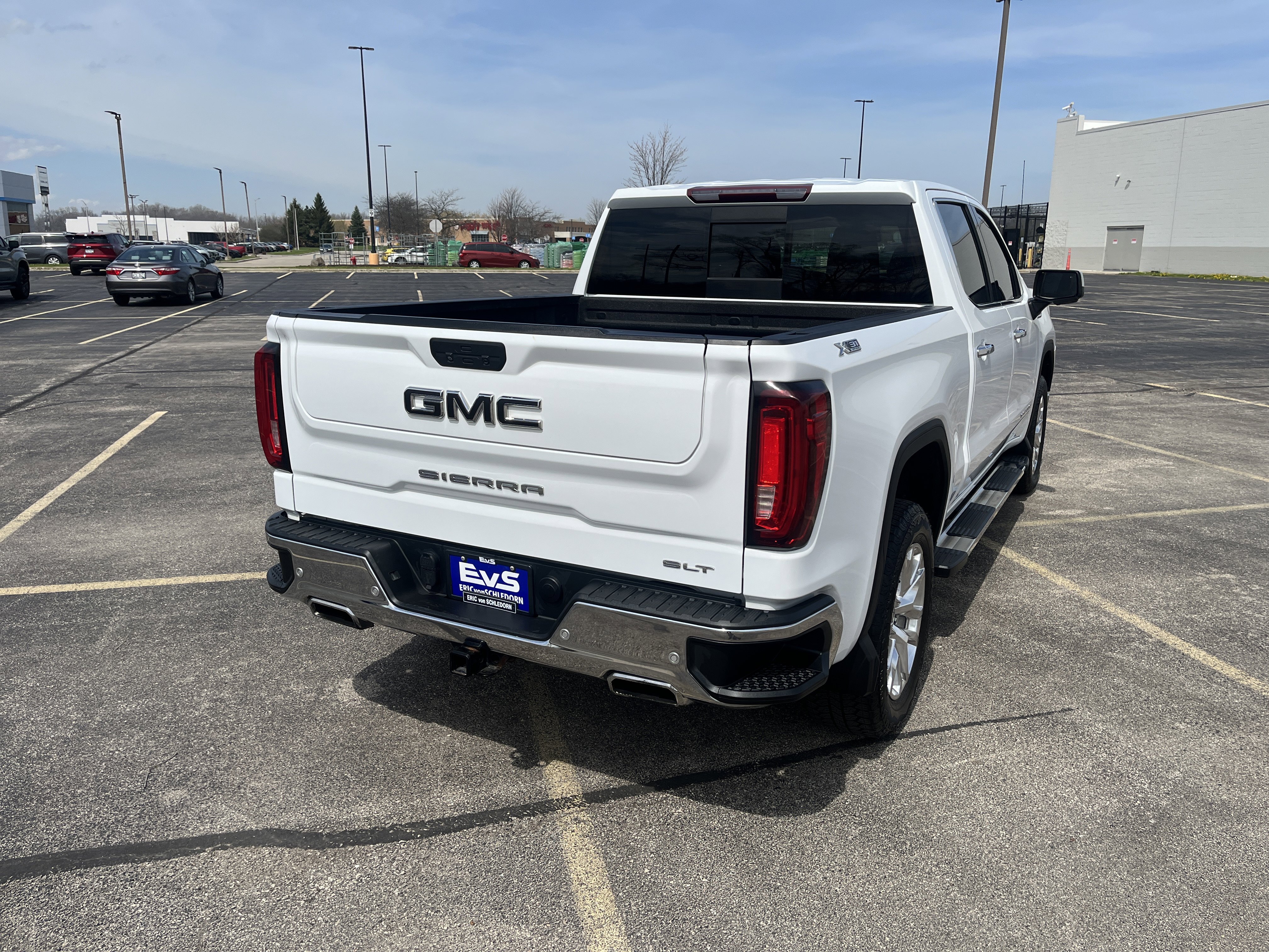 Used 2022 GMC Sierra 1500 SLT w/ SLT Premium Plus Package AWD/4WD image 6