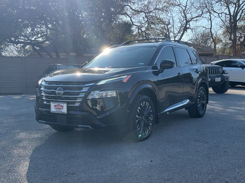 Used 2025 Nissan Rogue Platinum w/ Platinum Premium Package image 7