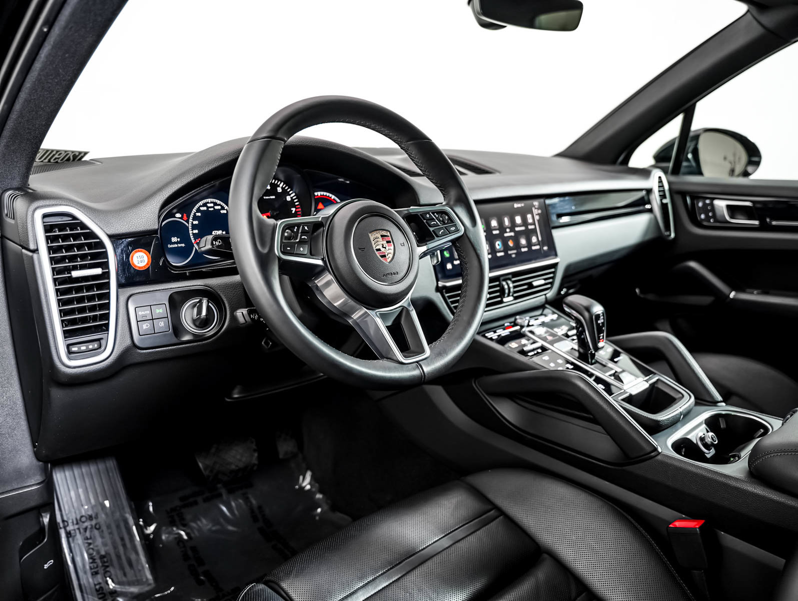 Certified 2023 Porsche Cayenne w/ Premium Package AWD/4WD image 4