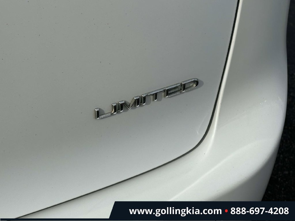 Used 2017 Chrysler Pacifica Limited FWD image 8