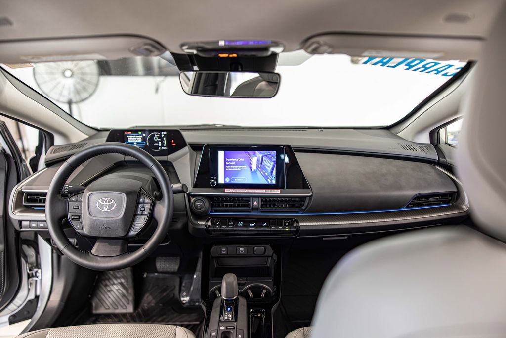 Used 2026 Toyota Prius XLE FWD image 33